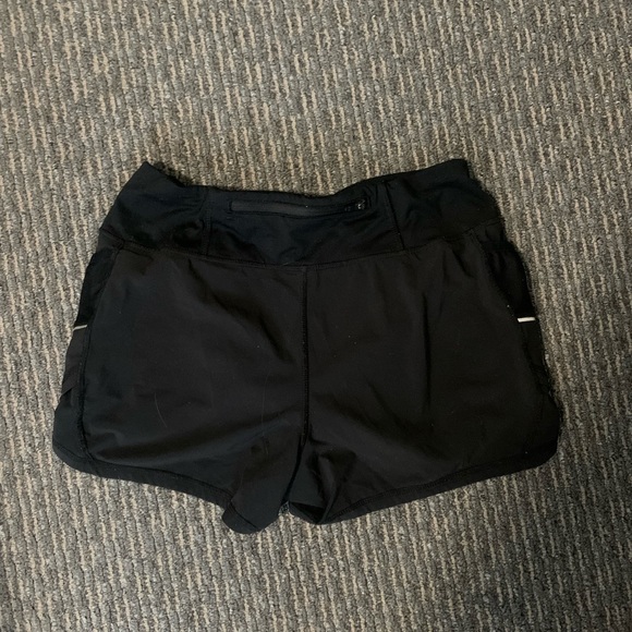 Athleta Shorts with small side pocket - Picture 2 of 4